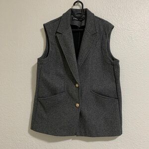 Zara Sleeveless Blazer Vest in XS-S with Double Gold Button and Pockets